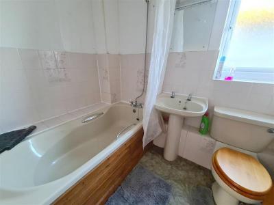 2020 main bathroom - 800, 600