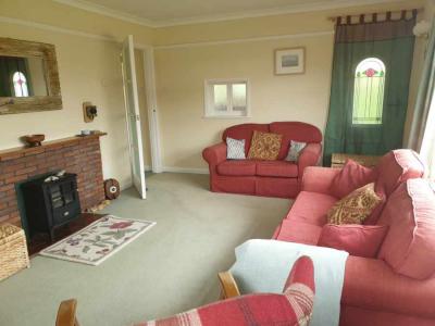 P2002 living room - 900, 675