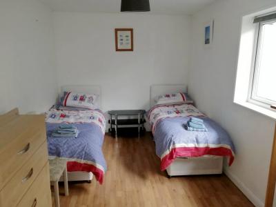 P2158 Bedroom 2 2 - 1539, 1155