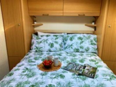 P2179 Caravan bedroom 3 - 303, 227